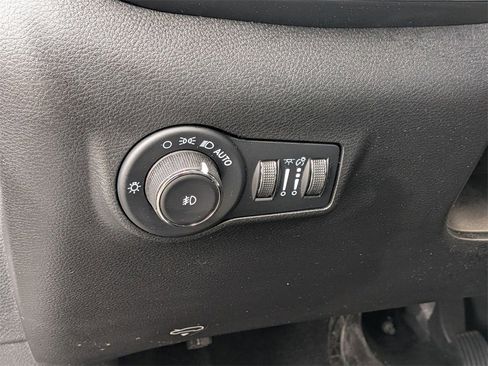 Certified 2024 Jeep Compass Limited w/ Sun and Sound Group image 14