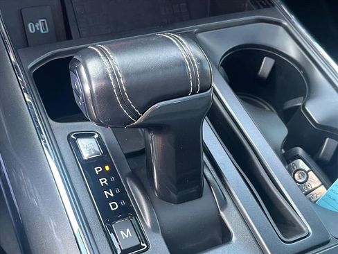 Used 2022 Ford F150 Lariat w/ Equipment Group 502A High image 11