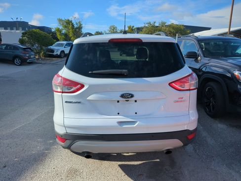 Used 2016 Ford Escape SE w/ Equipment Group 201A FWD image 5