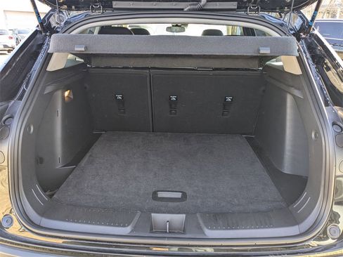 Used 2025 Chevrolet Trax LT w/ LT Convenience Package image 29