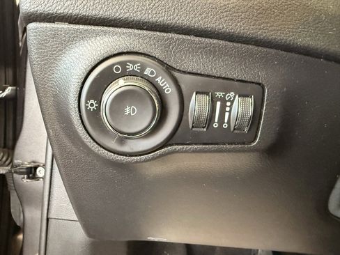 Used 2019 Jeep Compass Latitude w/ Cold Weather Group image 21