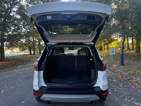 Used 2017 Ford Escape Titanium image 6