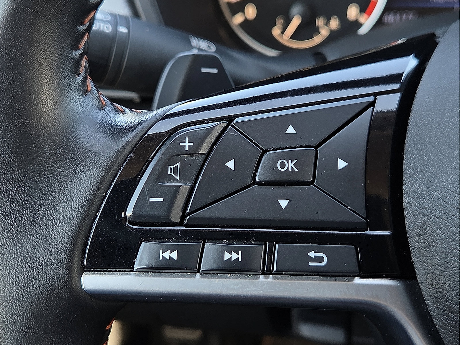 Used 2025 Nissan Altima 2.5 SR FWD image 18