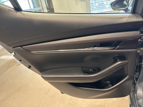 Used 2024 MAZDA MAZDA3 s image 27