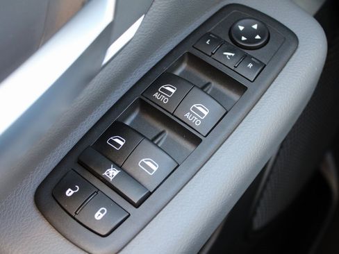 Used 2022 RAM 1500 Big Horn image 32