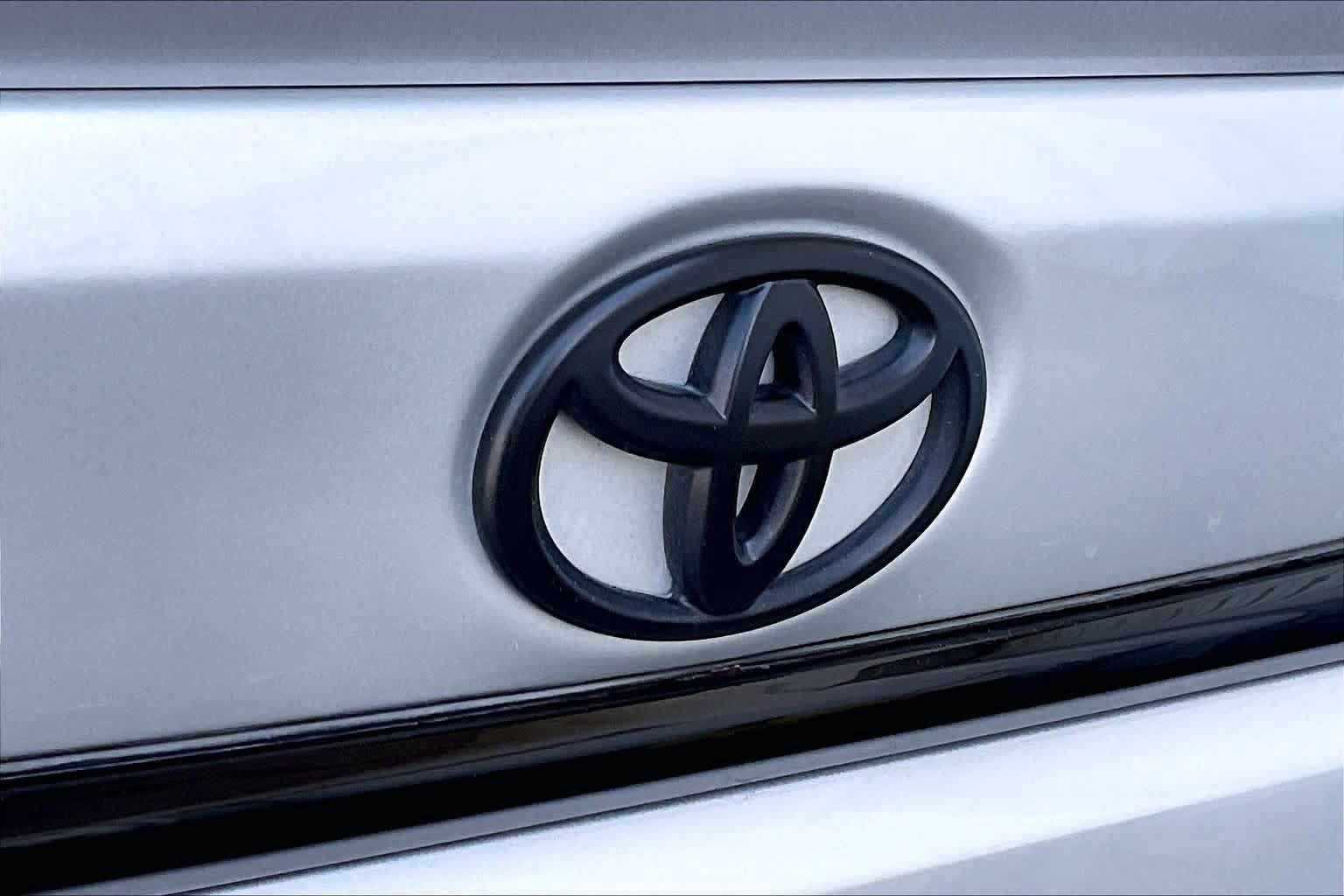 Used 2025 Toyota Corolla SE FWD image 31