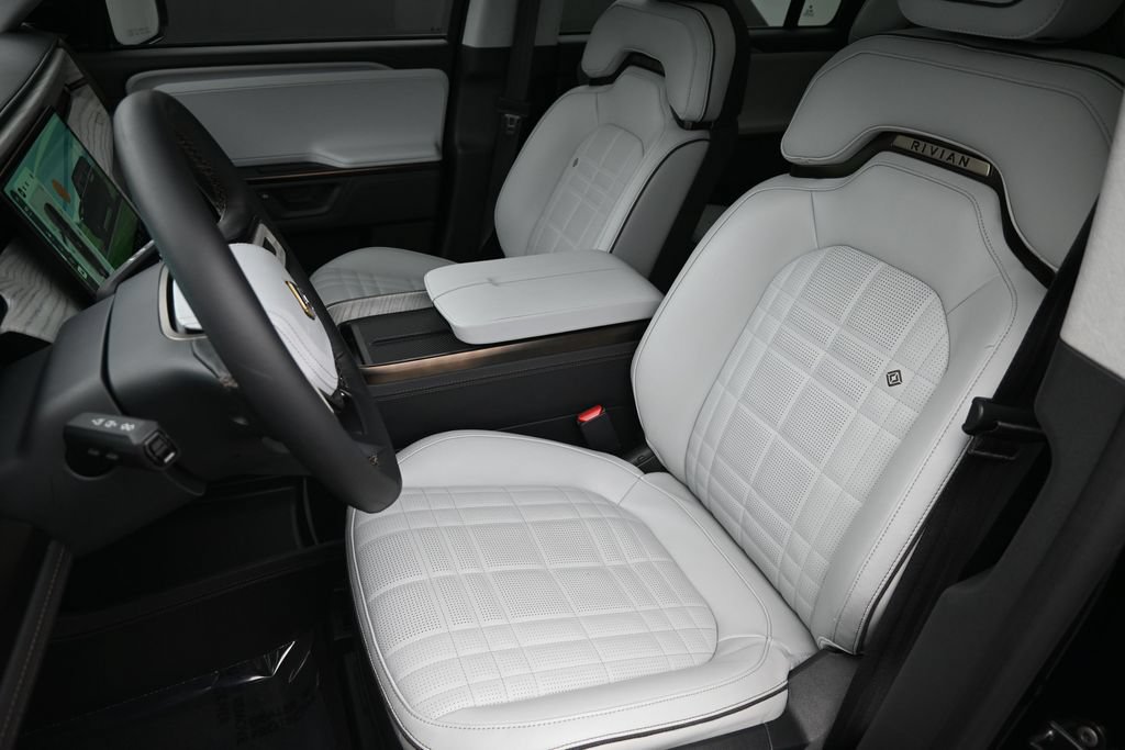 Used 2025 Rivian R1S Premium Dual AWD/4WD image 12