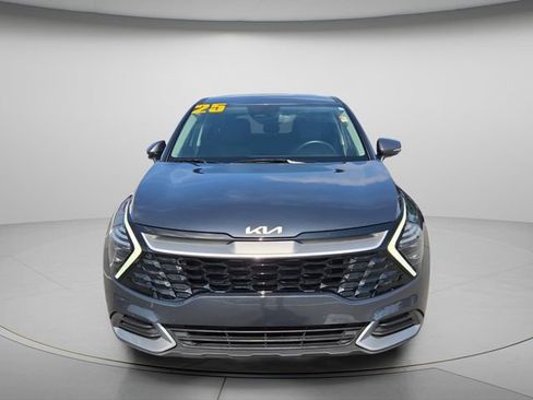 Used 2025 Kia Sportage EX FWD image 4