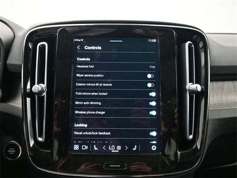 Used 2024 Volvo XC40 B5 Plus w/ Protection Package Premier image 18