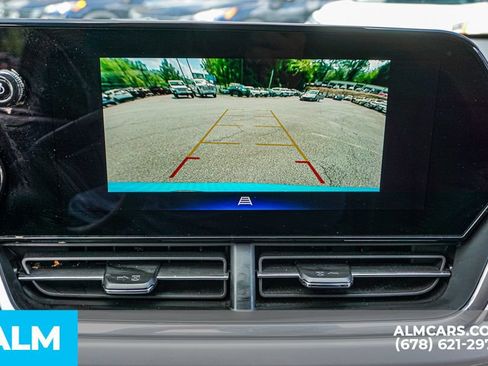 Used 2025 Chevrolet Trax LT FWD image 34