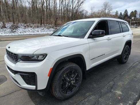 New 2026 Jeep Grand Cherokee L 4WD image 6
