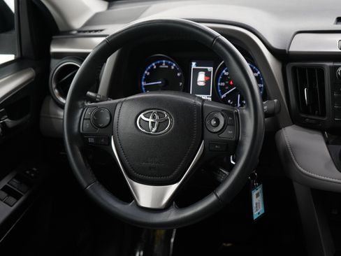 Used 2018 Toyota RAV4 XLE AWD/4WD image 14