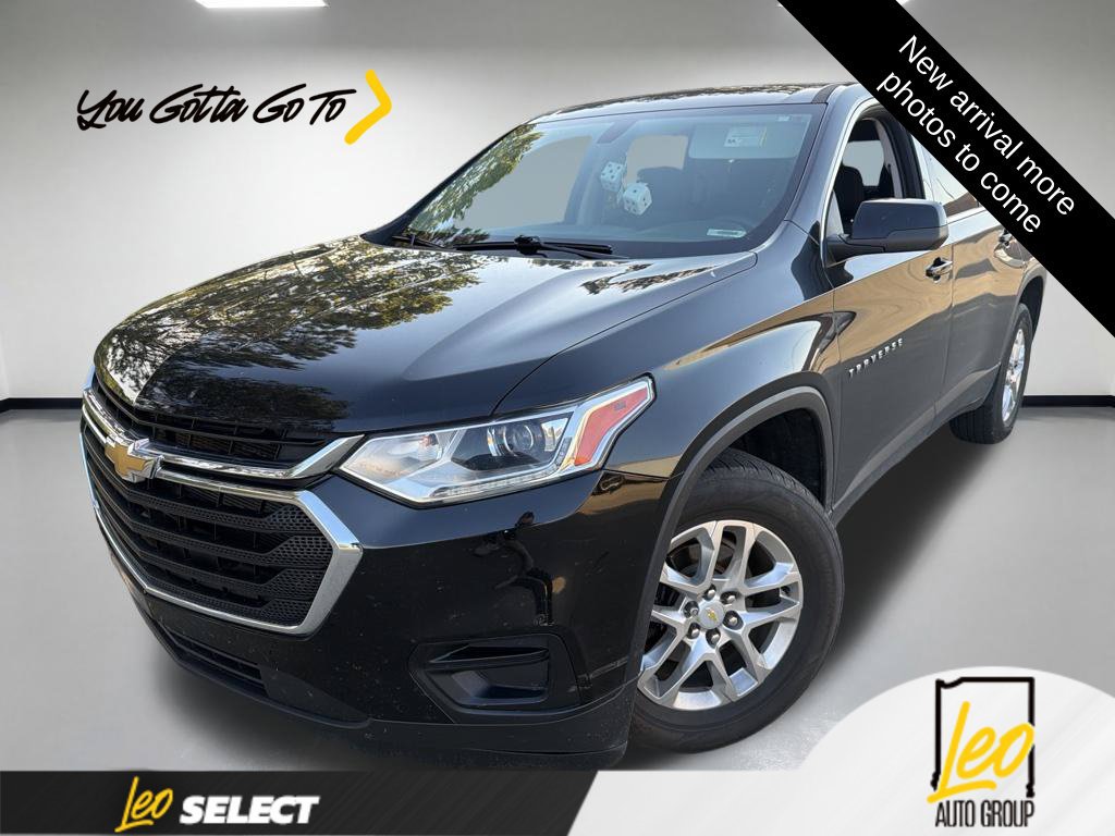 Used 2021 Chevrolet Traverse LS FWD image 1