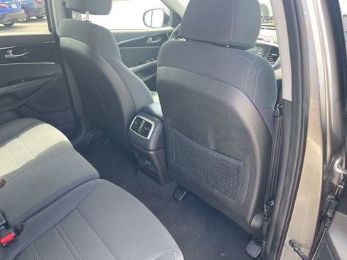 Used 2018 Kia Sorento L FWD image 28