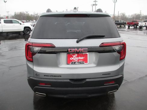 Used 2023 GMC Acadia SLE w/ Driver Convenience Package image 6