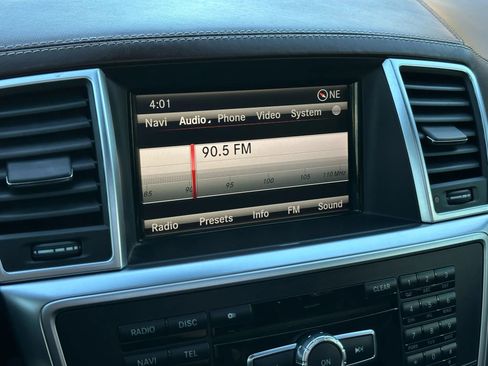 Used 2013 Mercedes-Benz ML 63 AMG 4MATIC image 31