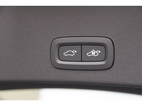 Certified 2024 Volvo C40 P8 Recharge Plus w/ Climate Package image 22