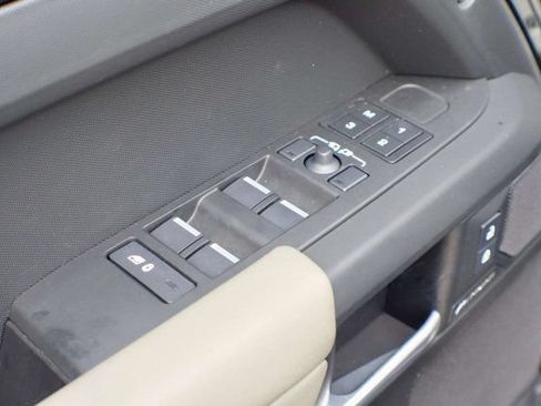 Used 2025 Land Rover Defender 110 S AWD/4WD image 39