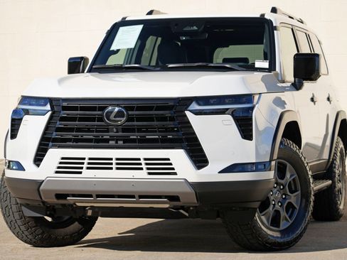 Used 2024 Lexus GX 550 AWD/4WD image 4