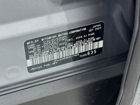 Used 2024 Mitsubishi Outlander SE image 12