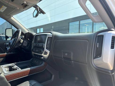 Used 2018 GMC Sierra 1500 SLT w/ SLT Premium Package AWD/4WD image 11