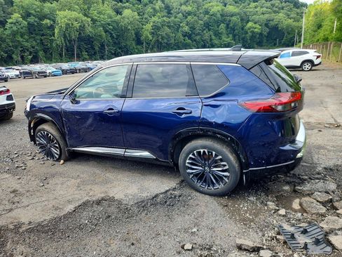 Used 2025 Nissan Rogue Platinum w/ Platinum Premium Package AWD/4WD image 4