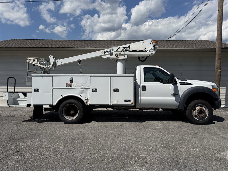 Used 2016 Ford F550 2WD Regular Cab Super Duty image 1