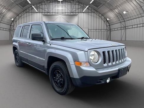 Used 2016 Jeep Patriot Sport w/ Power Value Group image 7