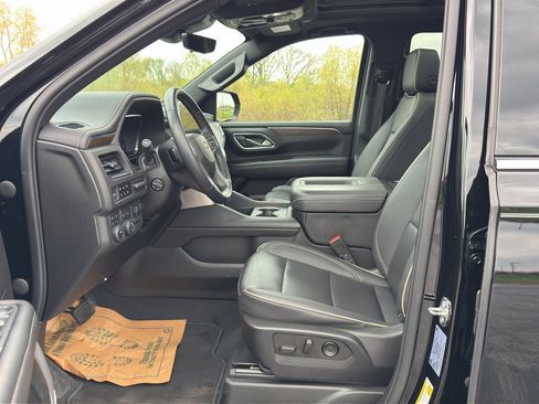 Used 2023 Chevrolet Tahoe Premier AWD/4WD image 15