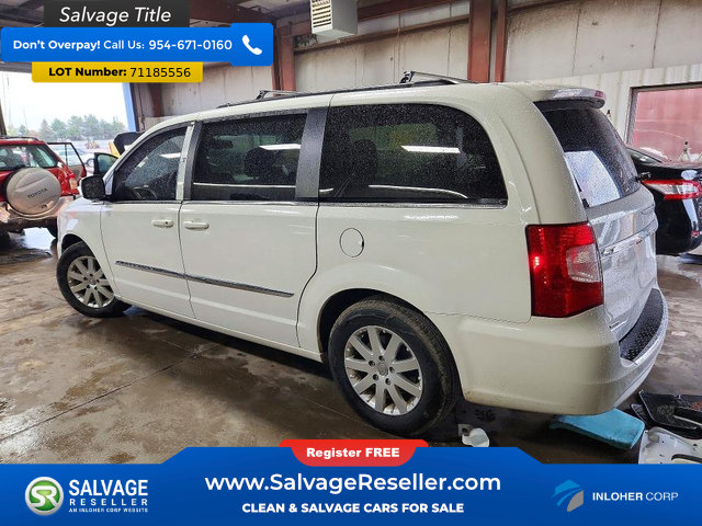 Used 2013 Chrysler Town & Country Touring FWD image 3