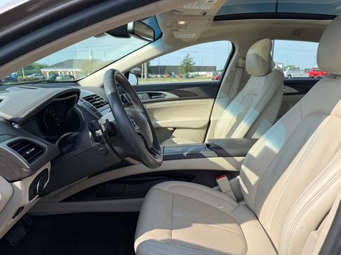 Used 2018 Lincoln MKZ Reserve w/ Climate Package FWD image 9