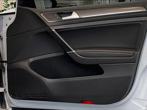 Used 2021 Volkswagen GTI SE image 21