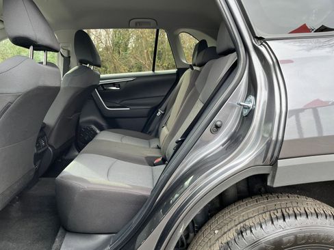 Used 2025 Toyota RAV4 XLE image 25