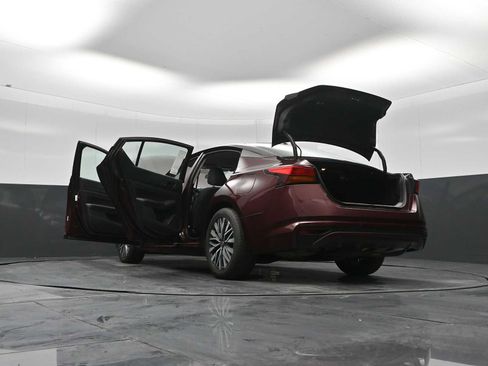 Used 2024 Nissan Altima 2.5 SV image 42