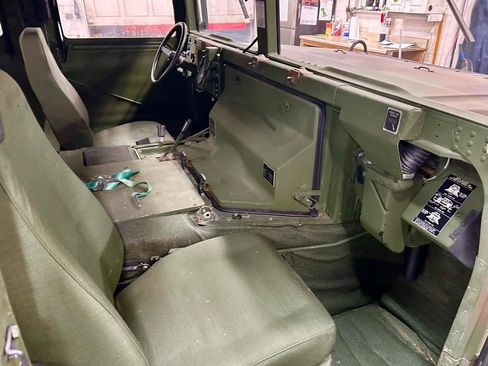 Used 2006 HUMMER H1 image 25