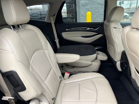 Used 2018 Buick Enclave Essence image 44