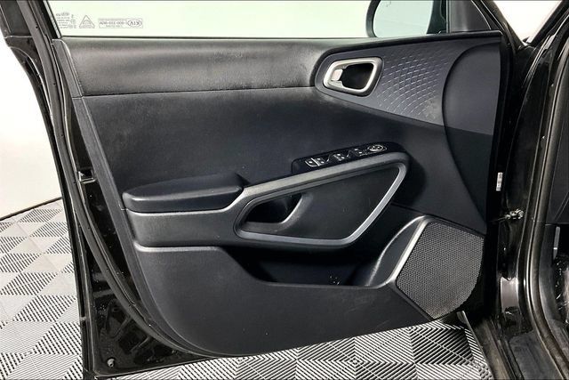 Used 2020 Kia Soul S FWD image 24