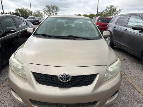 Used 2010 Toyota Corolla LE image 2