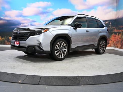 Used 2025 Subaru Forester Touring w/ Popular Package - Touring image 4