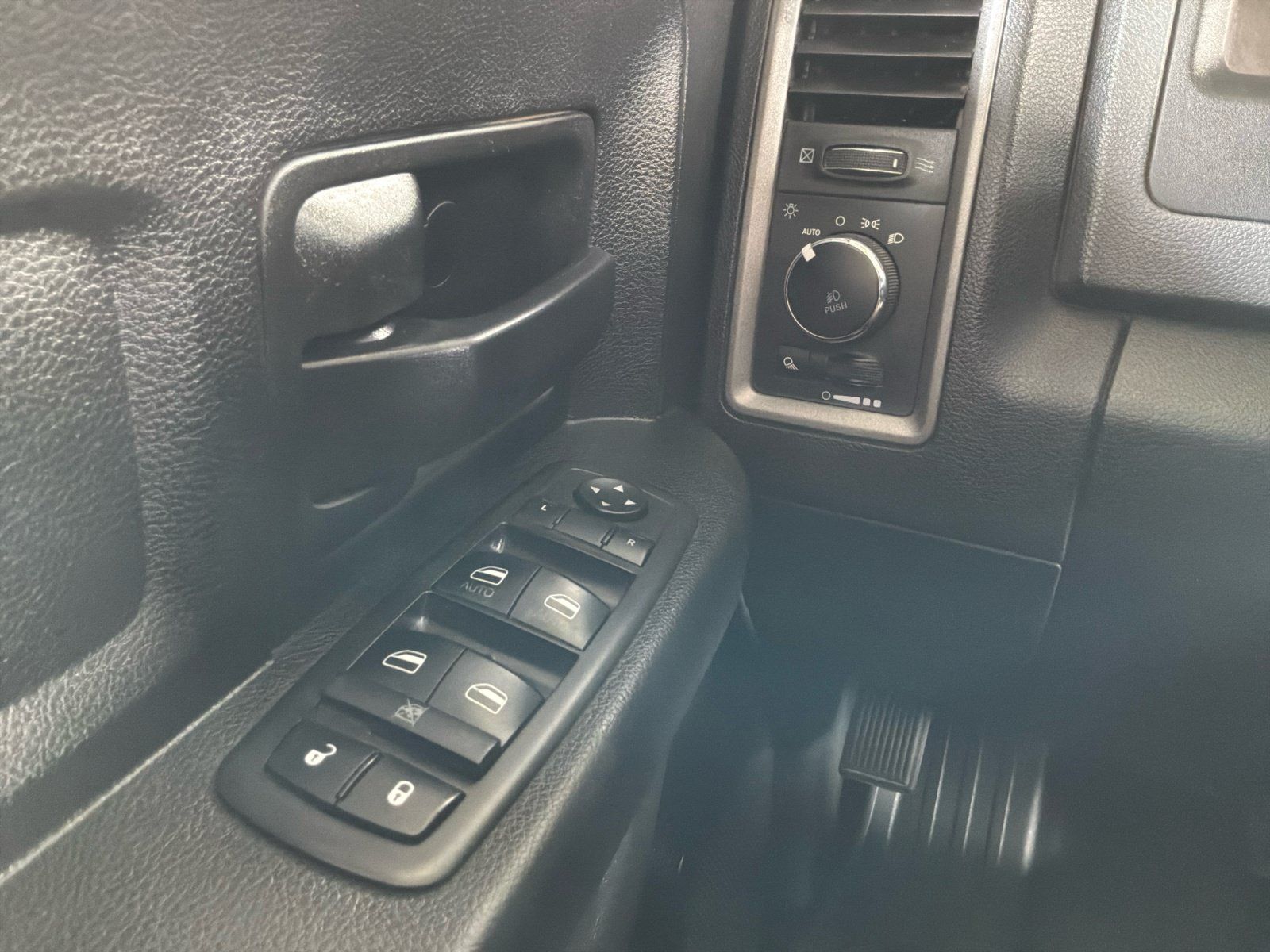 Used 2019 RAM 1500 Express w/ Express Value Package RWD image 19