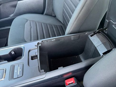 Used 2020 Ford Fusion SE FWD image 25