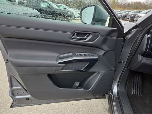 New 2025 Nissan Pathfinder SV w/ Black Appearance Package image 11