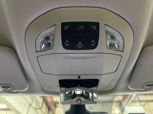 Used 2024 Chrysler Pacifica Touring-L FWD image 35