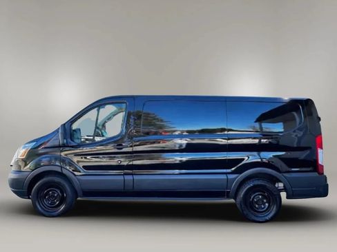 Used 2017 Ford Transit 150 130 Low Roof w/ Exterior Upgrade Package RWD image 4