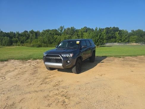 Used 2021 Toyota 4Runner TRD Off-Road Premium w/ Moonroof Package AWD/4WD image 2
