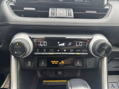 Used 2019 Toyota RAV4 Limited w/ Advanced Technology Package FWD image 21