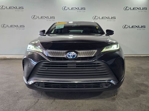 Used 2022 Toyota Venza LE AWD/4WD image 6