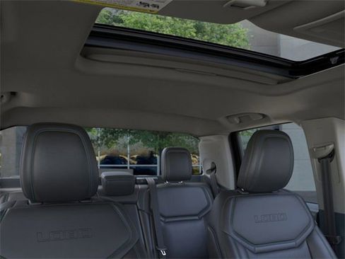 New 2025 Ford Maverick Lobo image 12