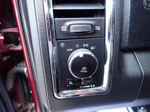 Used 2018 RAM 1500 Laramie image 15