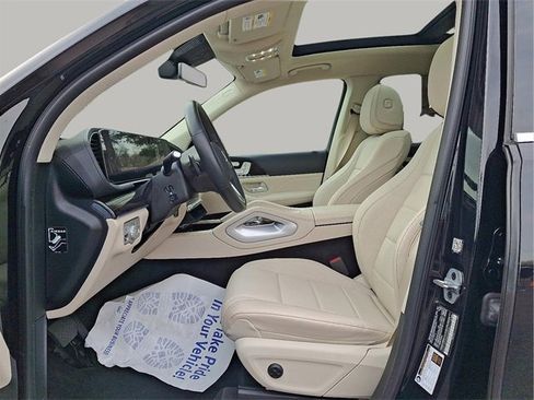 Used 2022 Mercedes-Benz GLS 450 4MATIC image 13